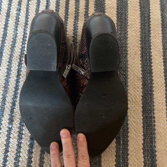 Snake print buckle bootie from treasure & bond. Size 7 - Picture 4 of 5